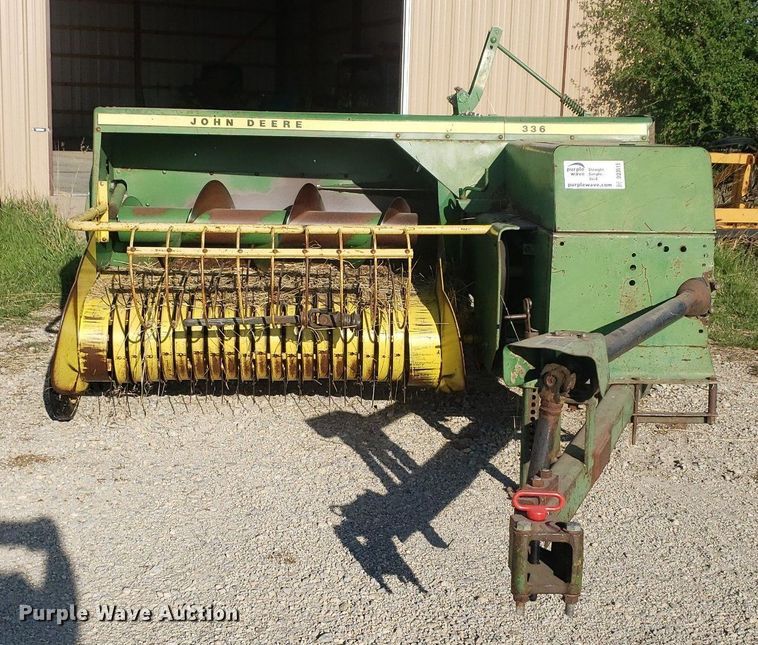 image for item DQ0515 John Deere 336  small square baler