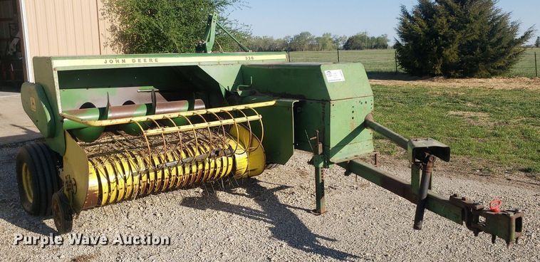 image for item DQ0515 John Deere 336  small square baler