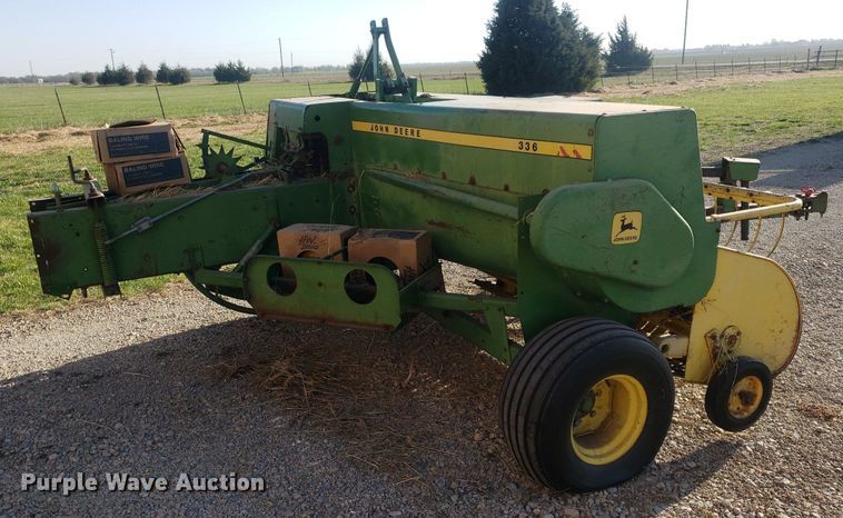image for item DQ0515 John Deere 336  small square baler