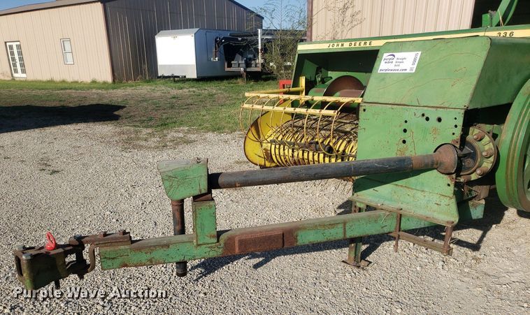 image for item DQ0515 John Deere 336  small square baler