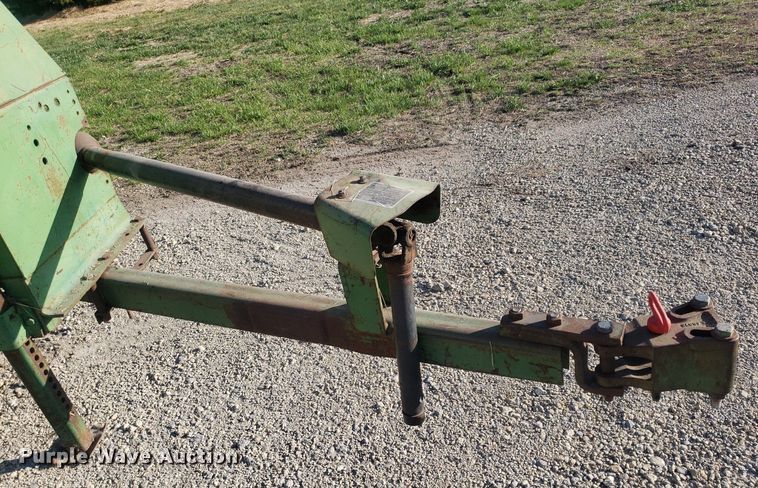 image for item DQ0515 John Deere 336  small square baler