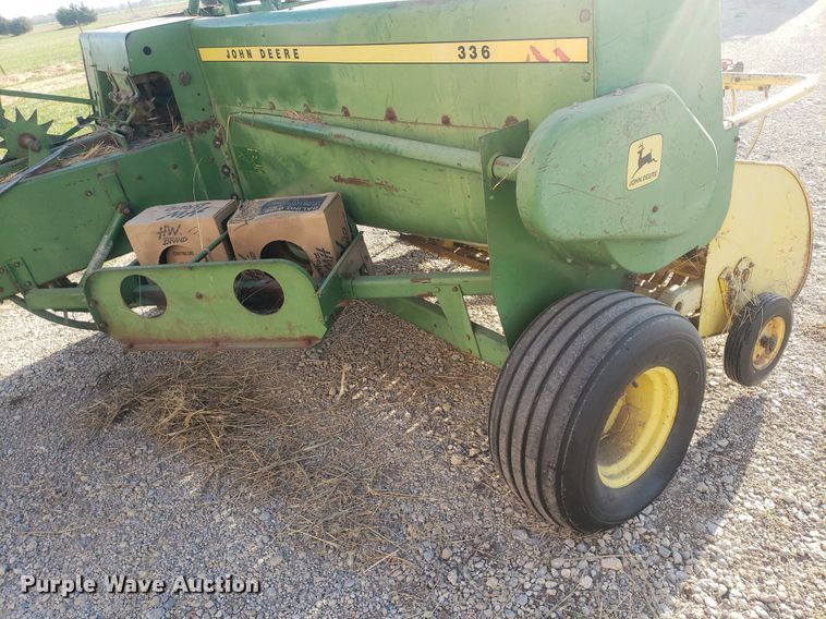 image for item DQ0515 John Deere 336  small square baler