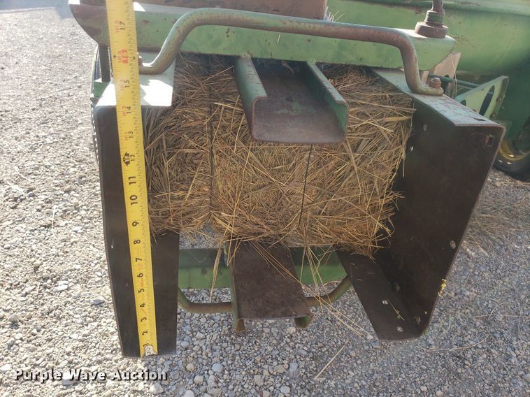 image for item DQ0515 John Deere 336  small square baler