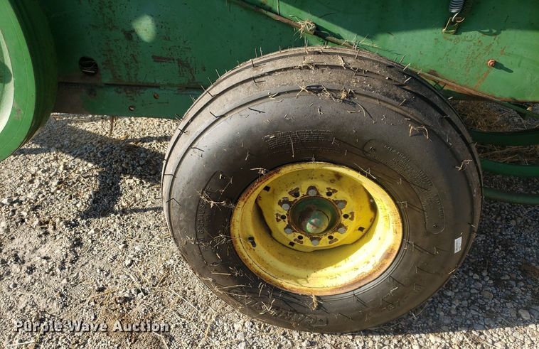 image for item DQ0515 John Deere 336  small square baler