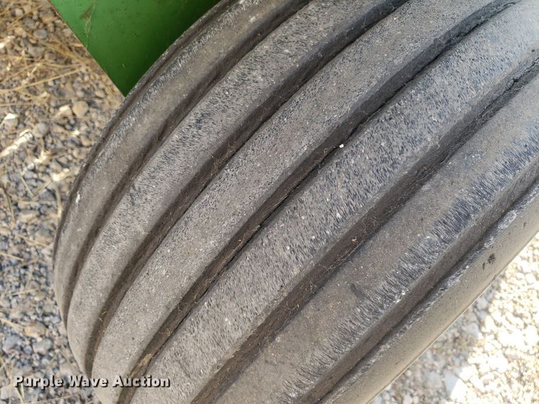 image for item DQ0515 John Deere 336  small square baler