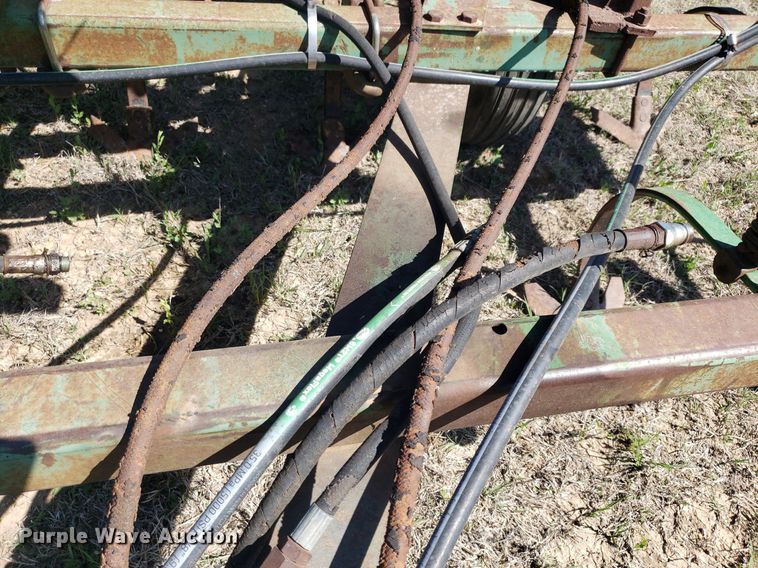 image for item DQ0523 John Deere 1010  field cultivator