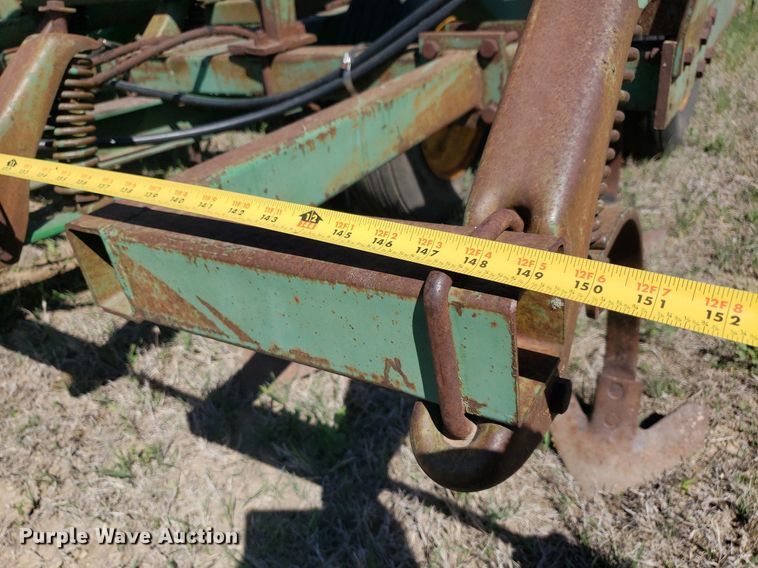 image for item DQ0523 John Deere 1010  field cultivator