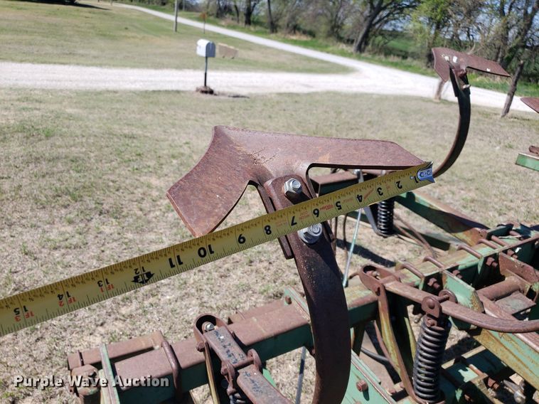 image for item DQ0523 John Deere 1010  field cultivator