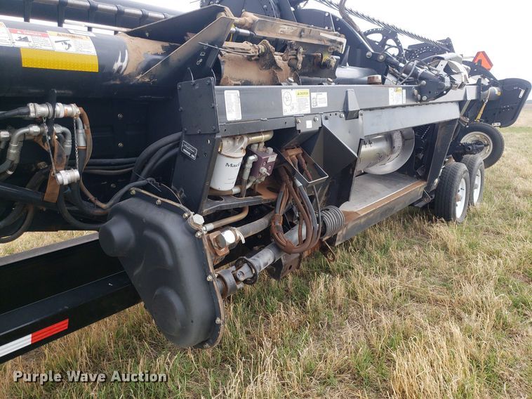 image for item DQ0563 2010 MacDon FD70  flex draper head