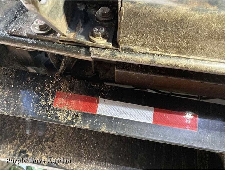 image for item DQ0563 2010 MacDon FD70  flex draper head