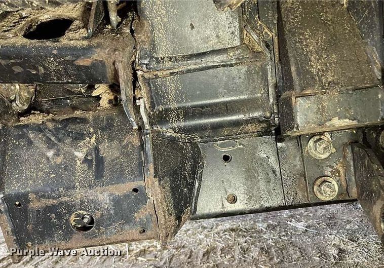 image for item DQ0563 2010 MacDon FD70  flex draper head