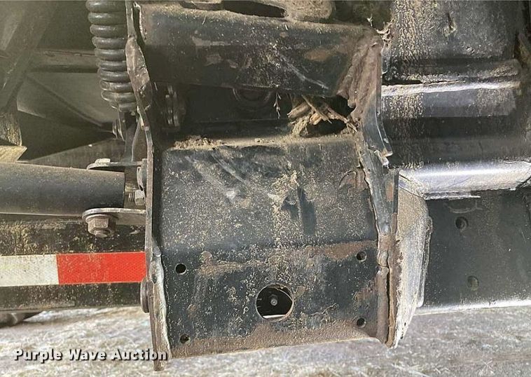 image for item DQ0563 2010 MacDon FD70  flex draper head