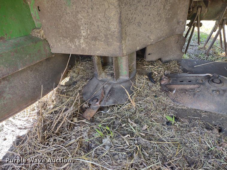 image for item DQ1672 2000 John Deere 945  swather / windrower