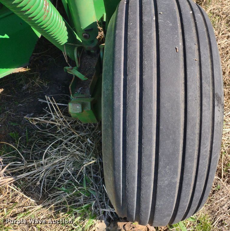 image for item DQ1672 2000 John Deere 945  swather / windrower