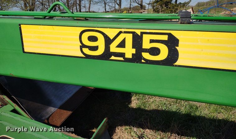 image for item DQ1672 2000 John Deere 945  swather / windrower