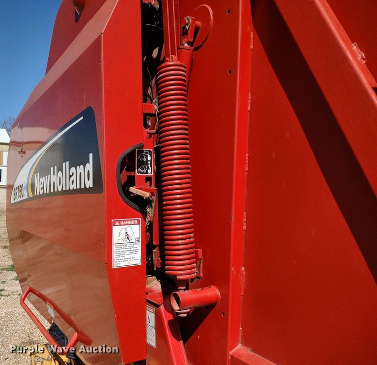 image for item DQ1673 2006 New Holland BR750A  round baler