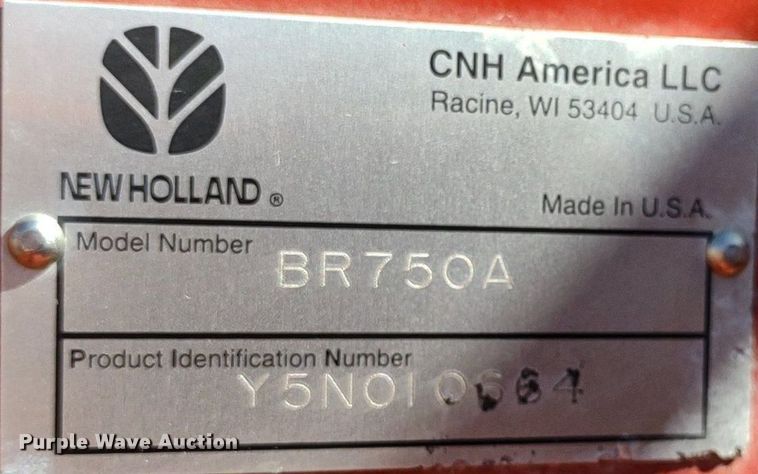 image for item DQ1673 2006 New Holland BR750A  round baler