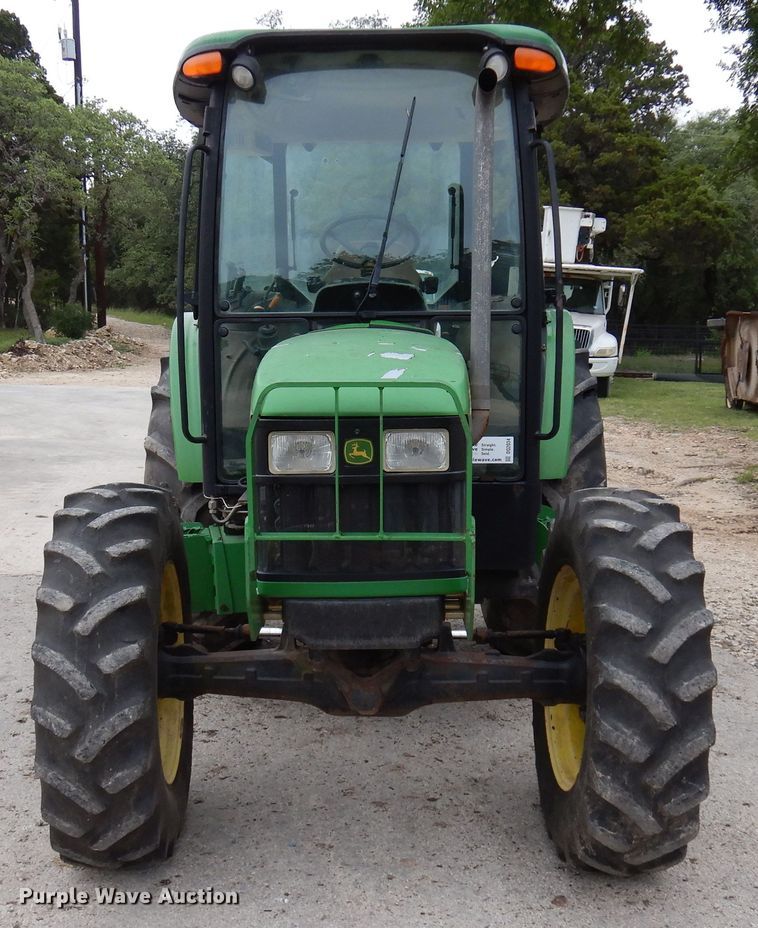 image for item DQ2034 2002 John Deere 5520  MFWD tractor