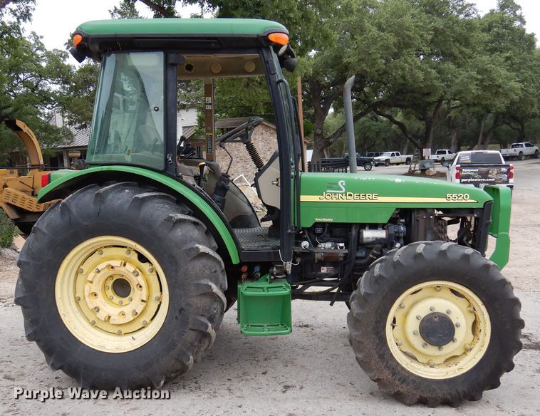 image for item DQ2034 2002 John Deere 5520  MFWD tractor