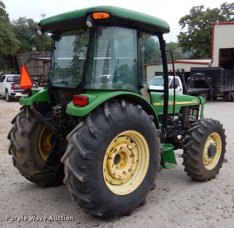 image for item DQ2034 2002 John Deere 5520  MFWD tractor