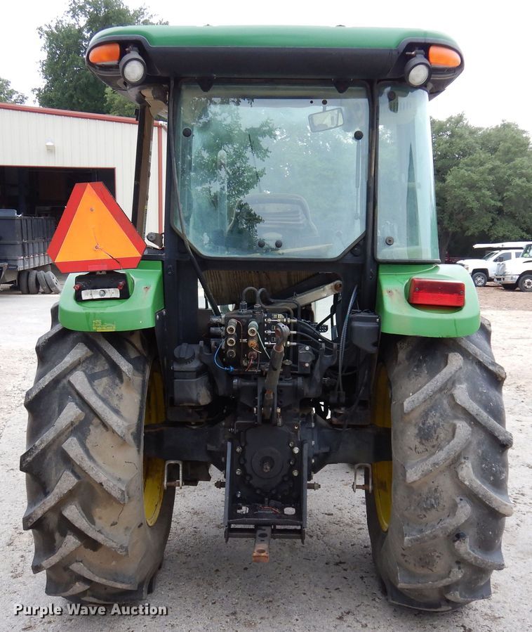 image for item DQ2034 2002 John Deere 5520  MFWD tractor