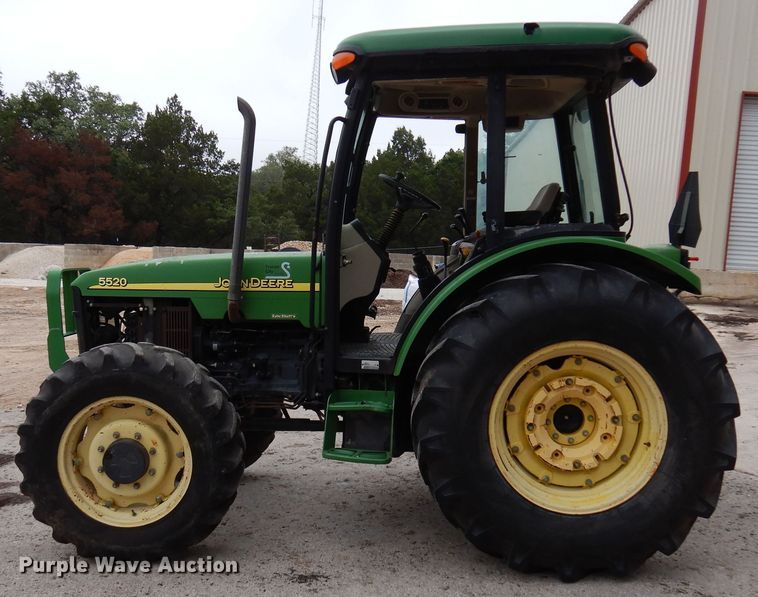 image for item DQ2034 2002 John Deere 5520  MFWD tractor