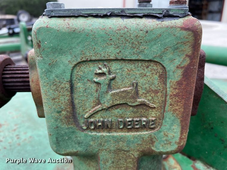 image for item DQ2034 2002 John Deere 5520  MFWD tractor