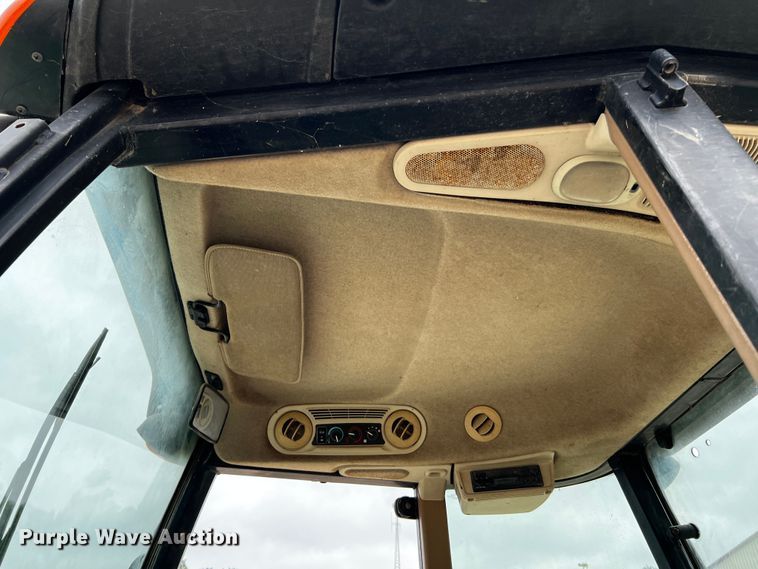 image for item DQ2034 2002 John Deere 5520  MFWD tractor