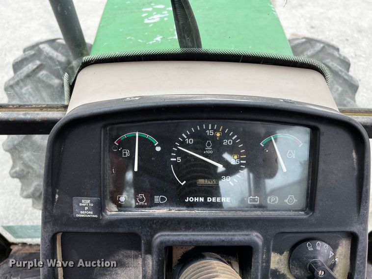 image for item DQ2034 2002 John Deere 5520  MFWD tractor