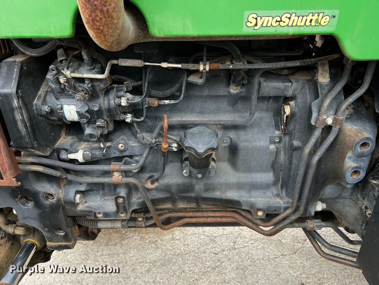 image for item DQ2034 2002 John Deere 5520  MFWD tractor