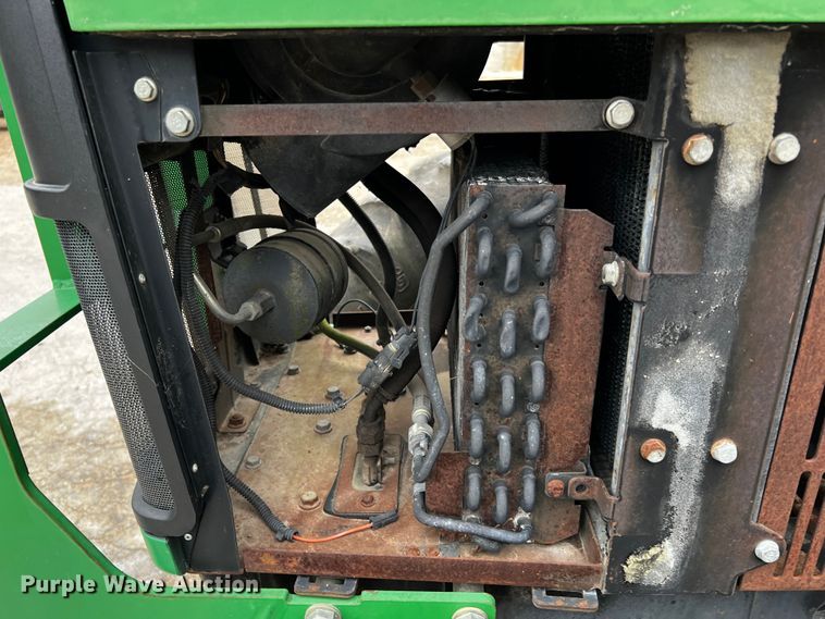 image for item DQ2034 2002 John Deere 5520  MFWD tractor