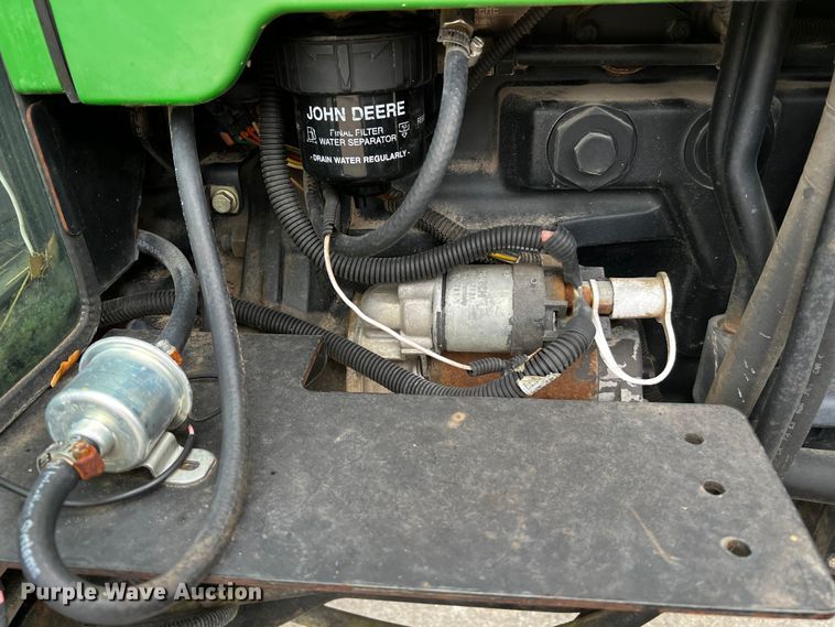 image for item DQ2034 2002 John Deere 5520  MFWD tractor