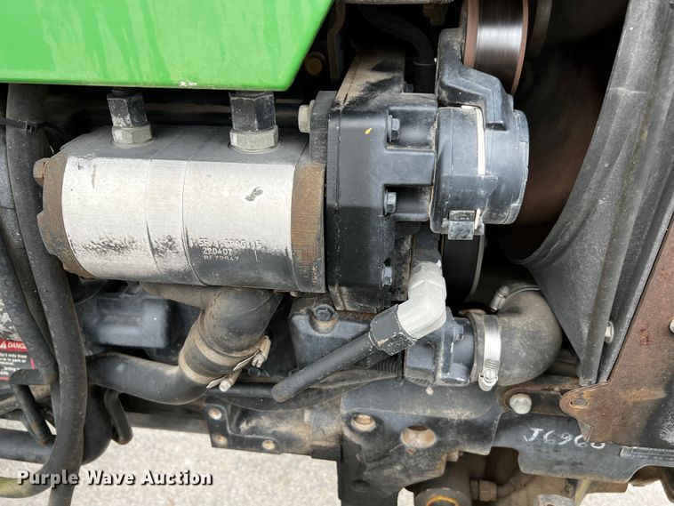 image for item DQ2034 2002 John Deere 5520  MFWD tractor