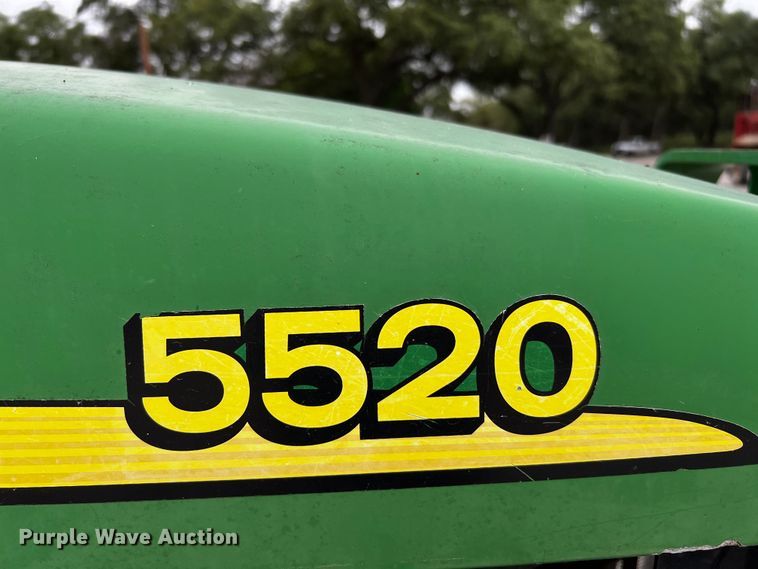 image for item DQ2034 2002 John Deere 5520  MFWD tractor