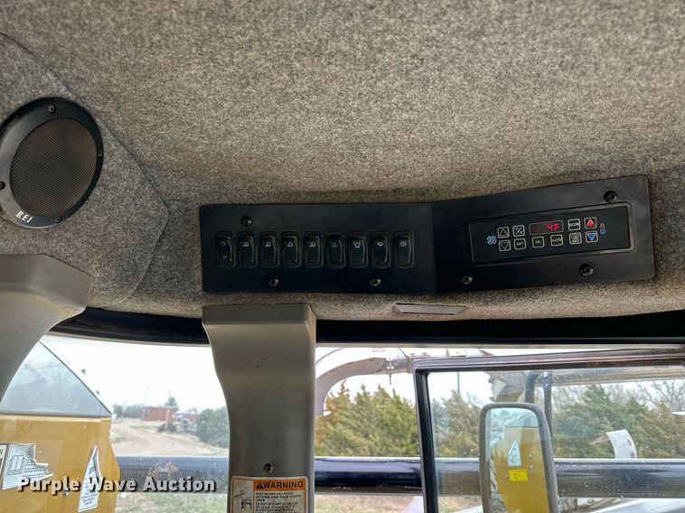 image for item DQ8719 Ag-Chem TerraGator 8204  applicator