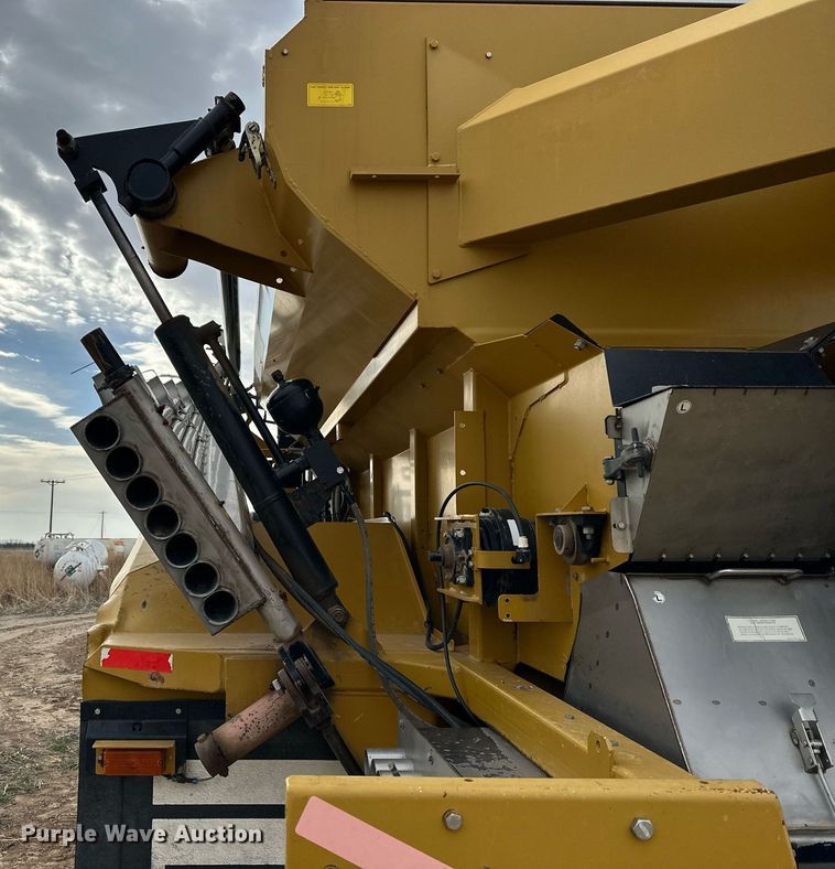 image for item DQ8719 Ag-Chem TerraGator 8204  applicator