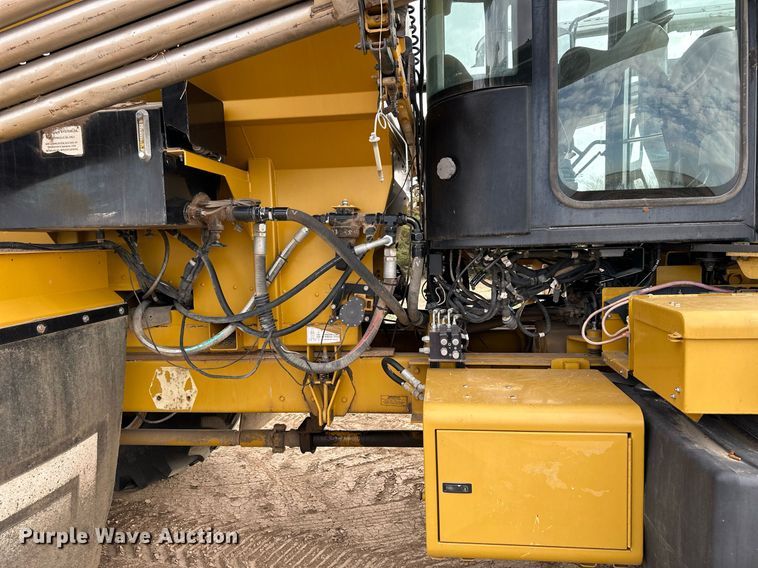 image for item DQ8719 Ag-Chem TerraGator 8204  applicator