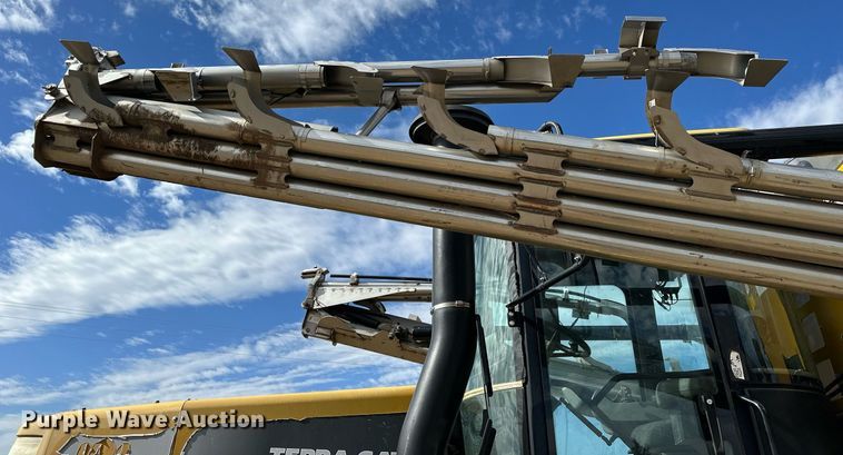 image for item DQ8719 Ag-Chem TerraGator 8204  applicator