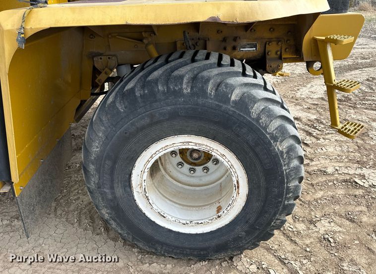 image for item DQ8719 Ag-Chem TerraGator 8204  applicator