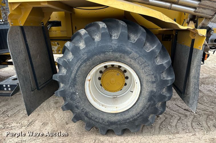 image for item DQ8719 Ag-Chem TerraGator 8204  applicator