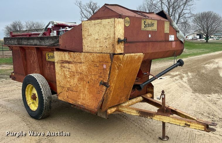 image for item DR4575 Schuler 125B  feed wagon