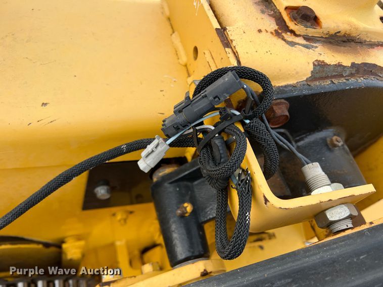 image for item DR5562 2008 New Holland H8080  swather / windrower