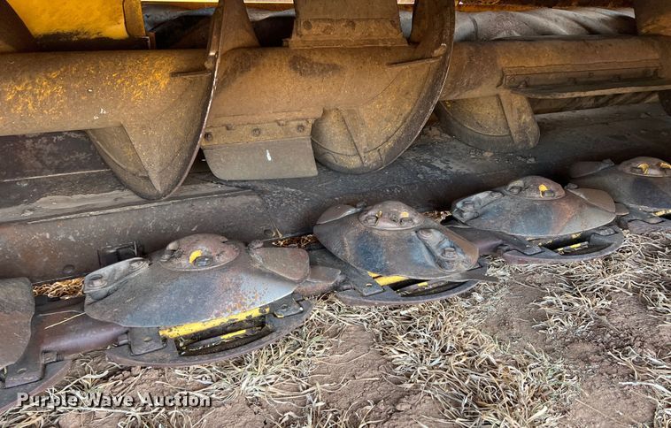 image for item DR5562 2008 New Holland H8080  swather / windrower