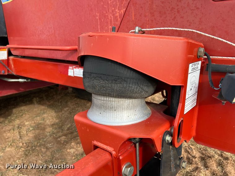 image for item DR5562 2008 New Holland H8080  swather / windrower