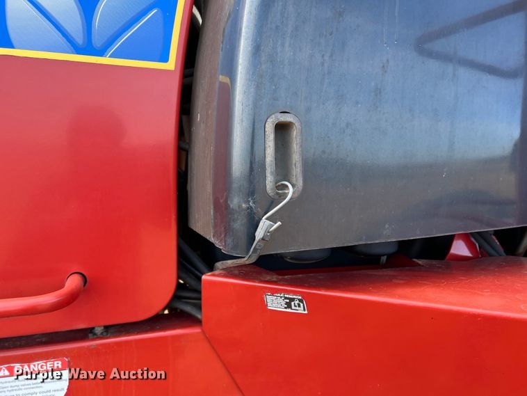 image for item DR5562 2008 New Holland H8080  swather / windrower