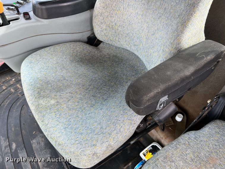 image for item DR5562 2008 New Holland H8080  swather / windrower