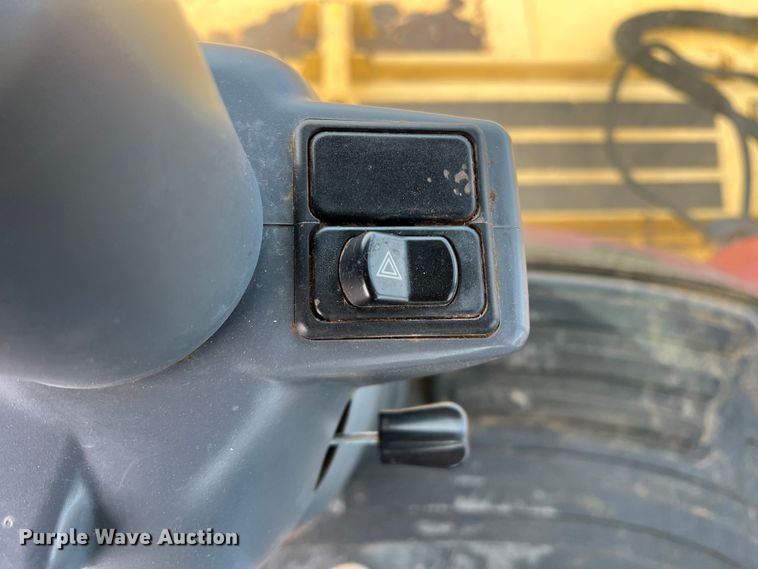 image for item DR5562 2008 New Holland H8080  swather / windrower