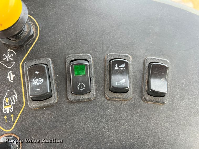 image for item DR5562 2008 New Holland H8080  swather / windrower