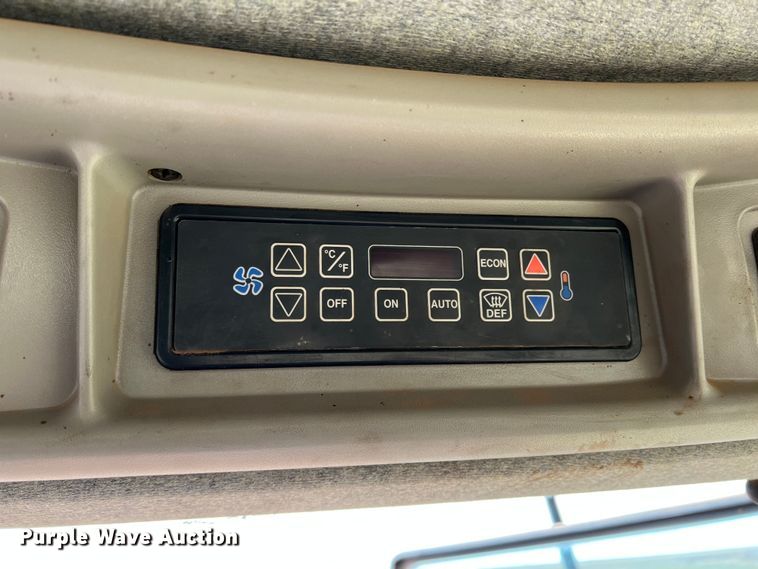 image for item DR5562 2008 New Holland H8080  swather / windrower