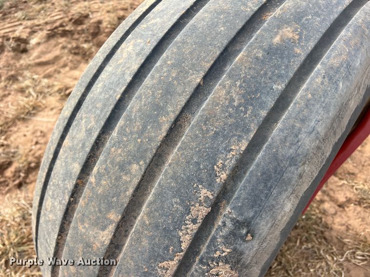 image for item DR5562 2008 New Holland H8080  swather / windrower